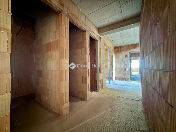 Elad� 79 nm-es lak�s Herend