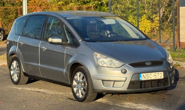 Eladó 7 személyes Ford S-Max