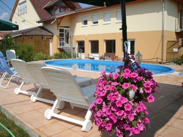 Elad� 800 nm-es h�z Nagym�nyok