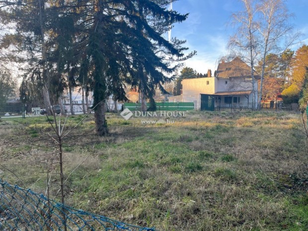 Elad� 808 nm-es telek Si�fok