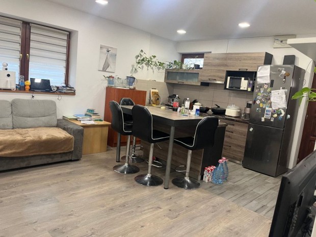 Elad� 80 nm-es Csal�di h�z Hajd�szoboszl�