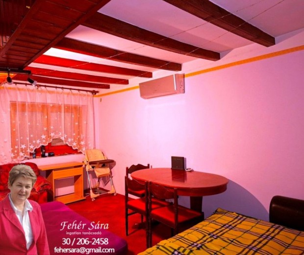 Elad� 80 nm-es Csal�di h�z Tiszak�cske