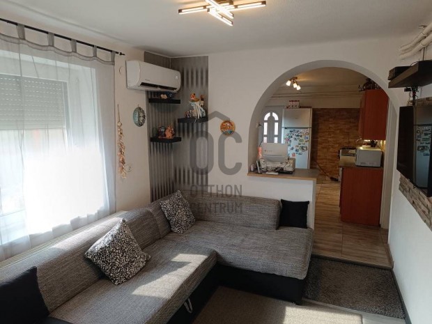 Elad� 80 nm-es h�z Albertirsa