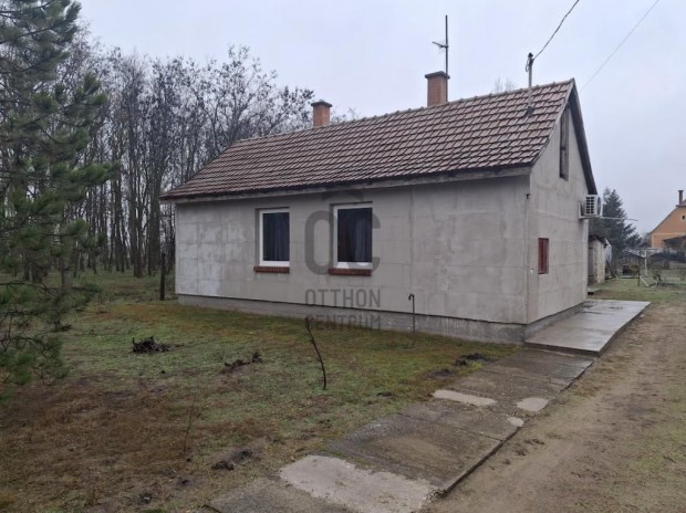 Eladó 80 nm-es ház Csemő