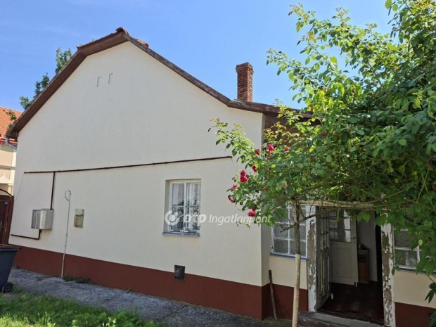 Elad� 80 nm-es h�z Hajd�b�sz�rm�ny