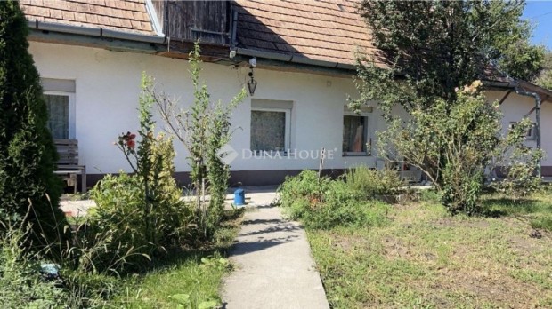 Elad� 80 nm-es h�z Piliscs�v