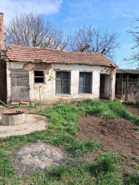 Elad� 80 nm-es h�z Szabadszentkir�ly