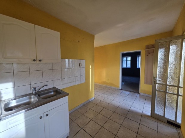 Elad� 80 nm-es h�z Vereb