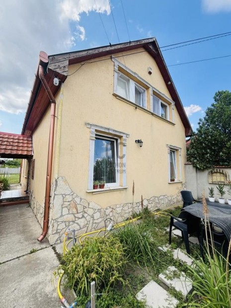 Elad� 80 nm-es lak�s Cegl�d