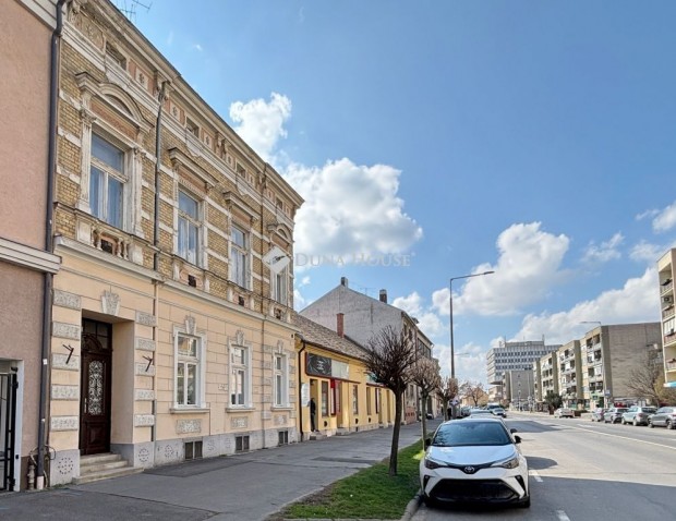 Elad� 80 nm-es lak�s Szombathely