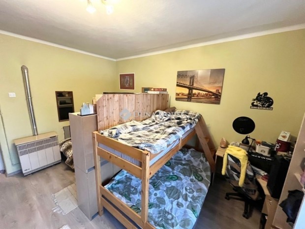 Elad� 81 nm-es h�z Lovasber�ny