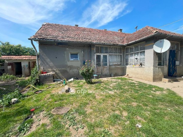 Elad� 81 nm-es h�z Nagyszokoly