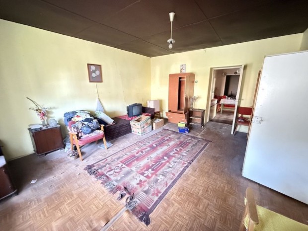 Elad� 82 nm-es Fel�j�tand� Csal�di h�z Dunaszentgy�rgy