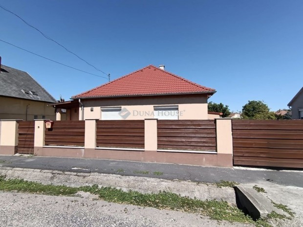 Elad� 82 nm-es h�z Si�fok