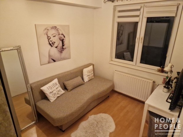 Elad� 82 nm-es t�gla lak�s Szeged Szeged Belv�ros