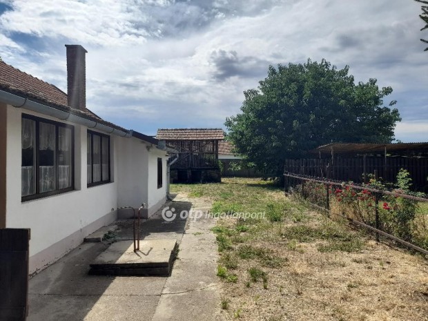 Elad� 83 nm-es h�z Ambr�zfalva