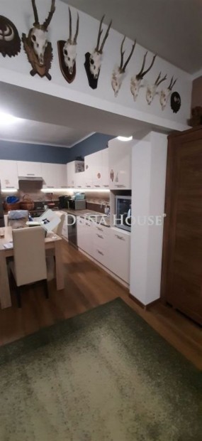 Elad� 83 nm-es h�z Beremend