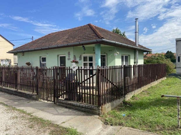 Elad� 83 nm-es h�z Decs