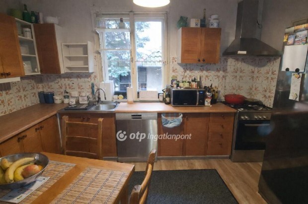 Elad� 83 nm-es h�z �csa