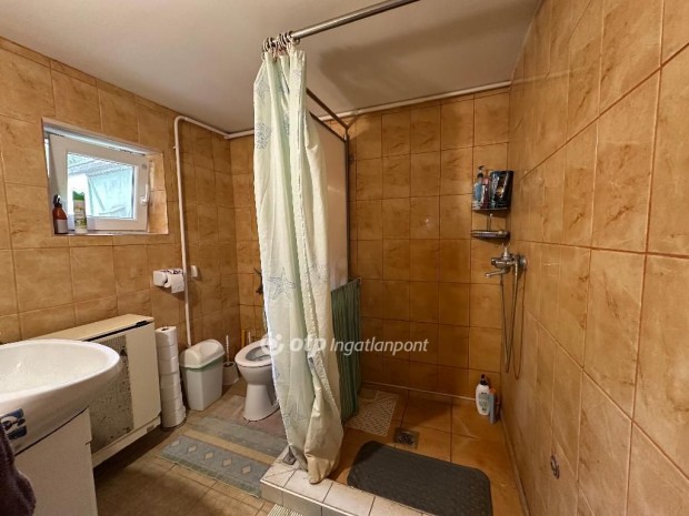 Elad� 83 nm-es h�z Szentes