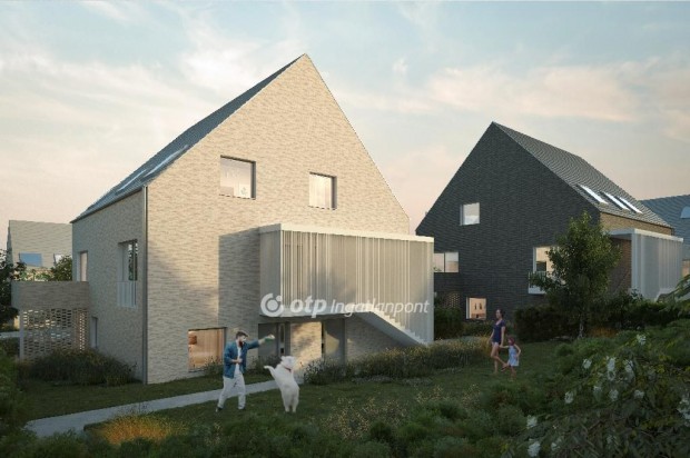 Elad� 84 nm-es lak�s Balatonf�red