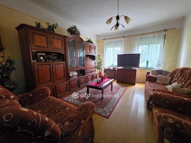 Elad� 85 nm-es h�z Battonya