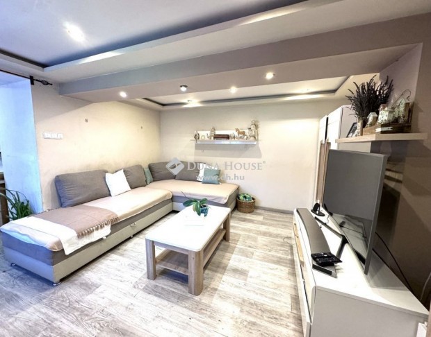 Elad� 85 nm-es h�z Kecskem�t