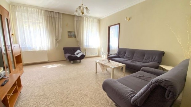 Elad� 85 nm-es lak�s Sz�kesfeh�rv�r