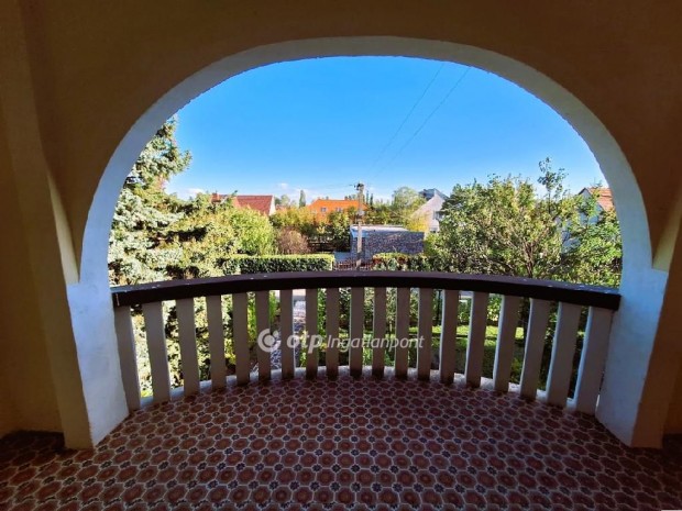 Elad� 86 nm-es h�z Als��rs