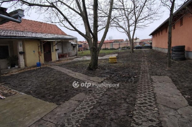 Elad� 87 nm-es h�z J�szber�ny