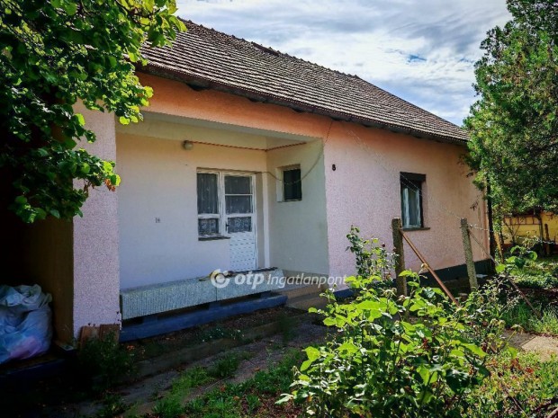 Elad� 87 nm-es h�z R�zsaszentm�rton