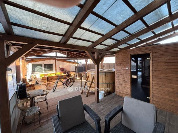 Elad� 87 nm-es h�z T�gl�s