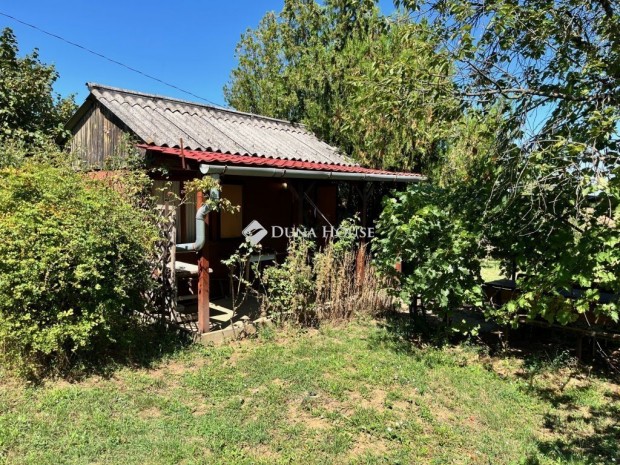 Elad� 887 nm-es telek P�cs