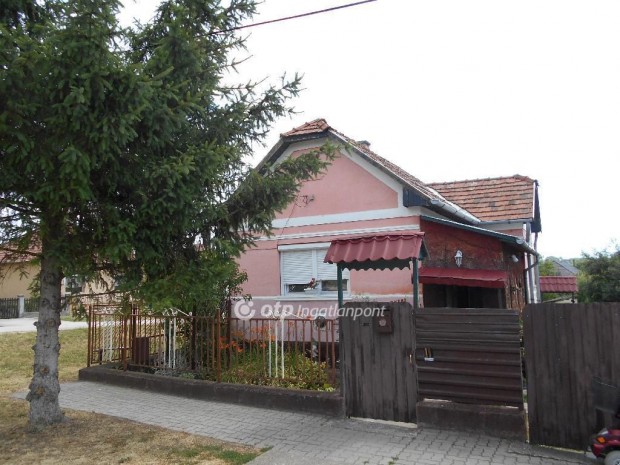 Elad� 88 nm-es h�z Ser�nyfalva