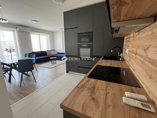 Elad� 88 nm-es lak�s Balatonlelle