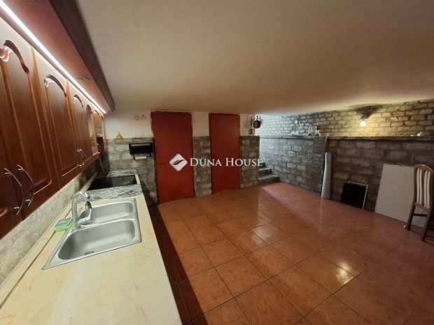 Elad� 89 nm-es h�z Szeged