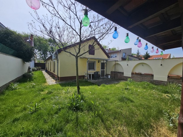 Eladó 90 m2 családi ház, Debrecen