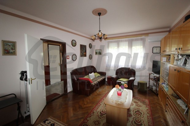 Eladó 90 m2 sorház, Celldömölk