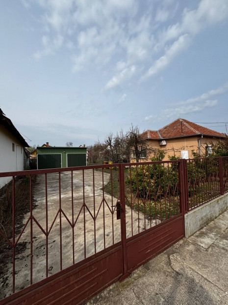 Elad� 90 m-es t�glah�z Orosh�z�n