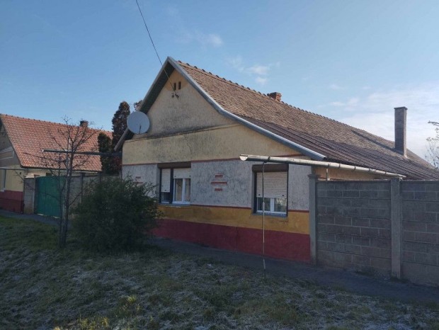 Eladó 90 nm-es Felújítandó Családi ház Királyhegyes