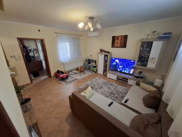 Elad� 90 nm-es Fel�j�tott t�gla lak�s Balmaz�jv�ros