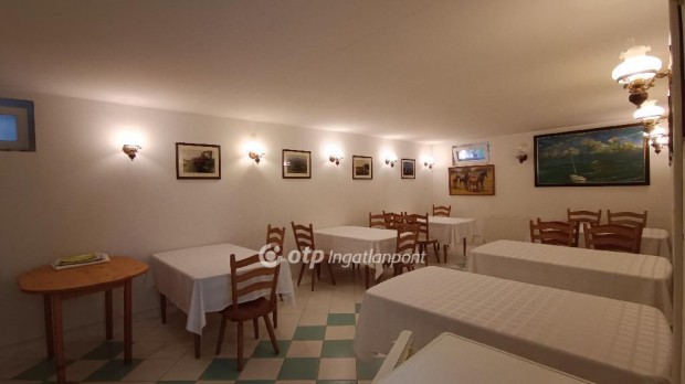 Elad� 90 nm-es h�z Balatonbogl�r