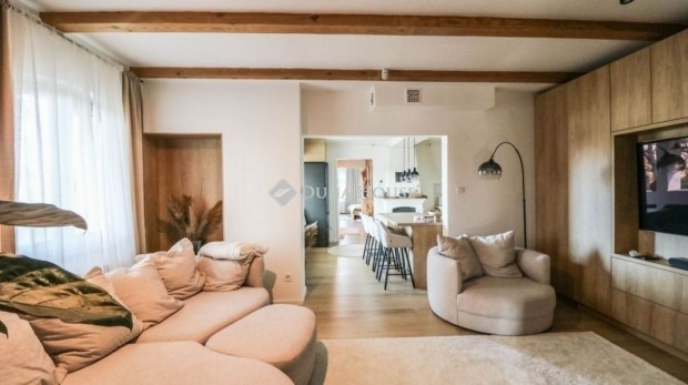 Elad� 90 nm-es h�z Bog�d