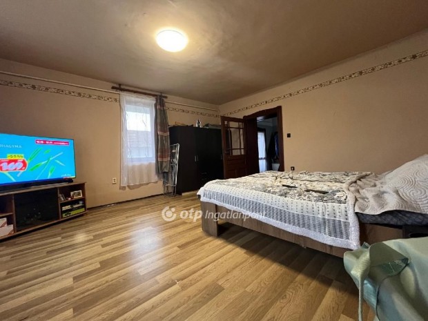 Elad� 90 nm-es h�z G�borj�n