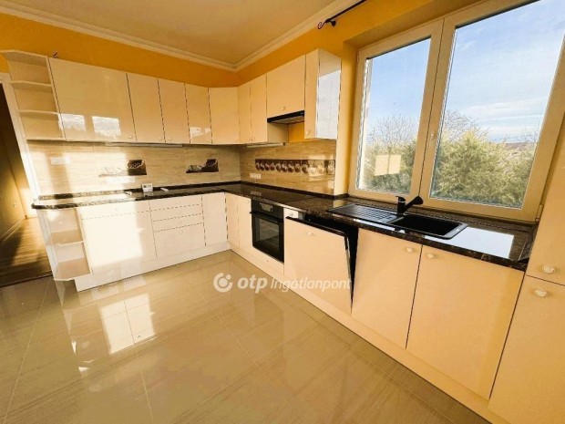 Elad� 90 nm-es h�z Hal�sztelek