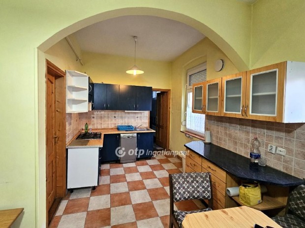 Elad� 90 nm-es h�z Kalocsa