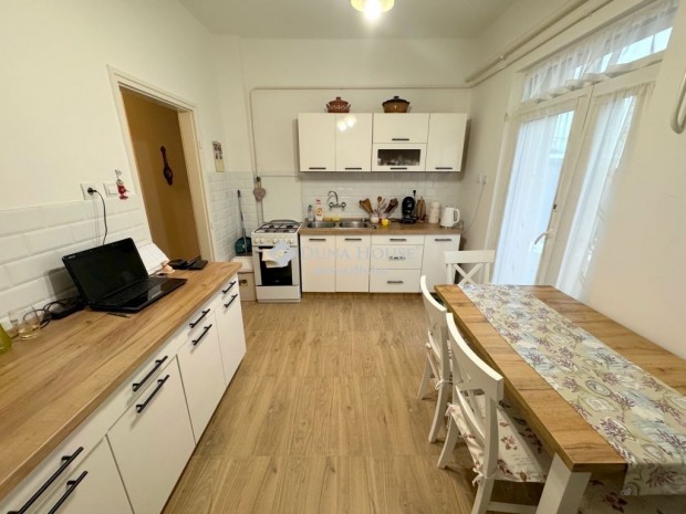 Elad� 90 nm-es h�z Nagyhal�sz