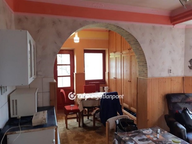 Elad� 90 nm-es h�z Pocsaj