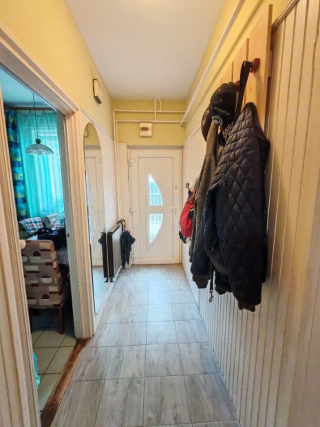 Elad� 90 nm-es t�gla lak�s Szeged Fogarasi utca