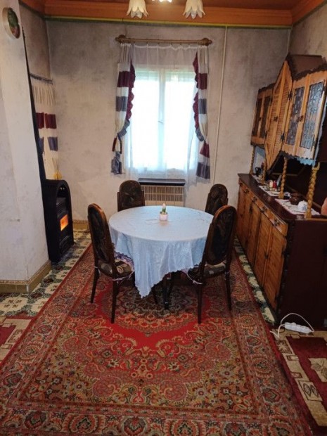 Elad� 91 nm-es Fel�j�tand� Csal�di h�z N�dudvar